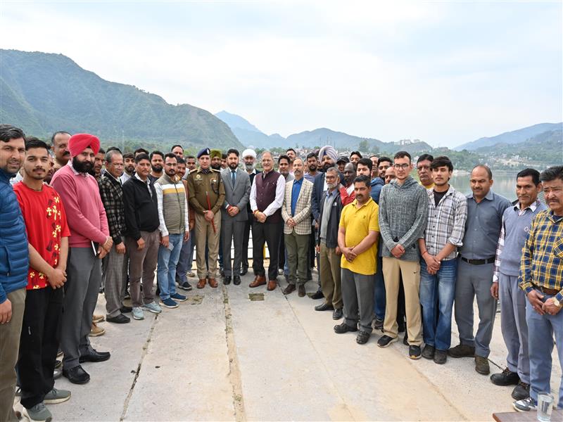  Governor visits BBMB Dredger complex at Sundernagar