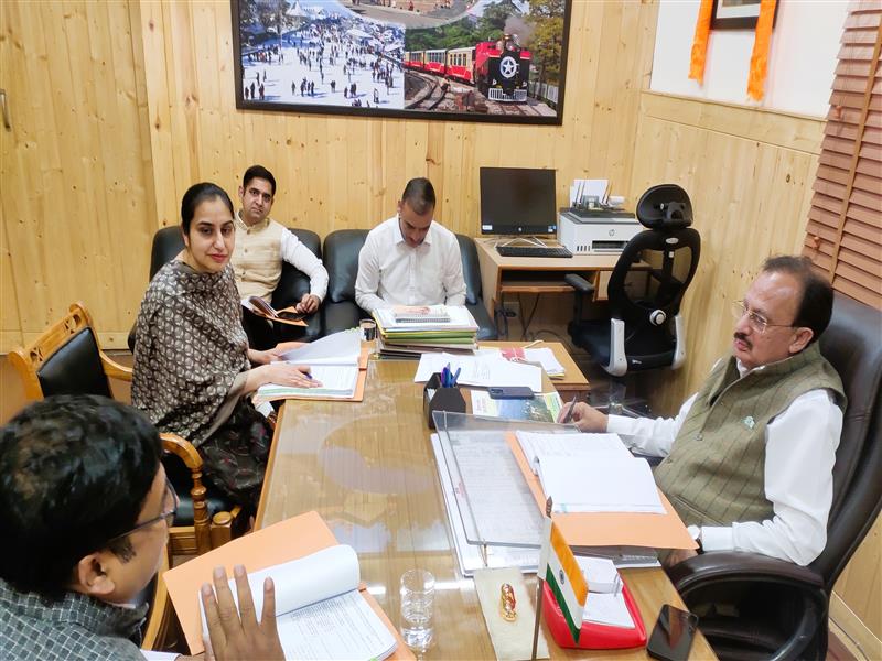 Need for promoting handicrafts, handloom products: Industries Minister